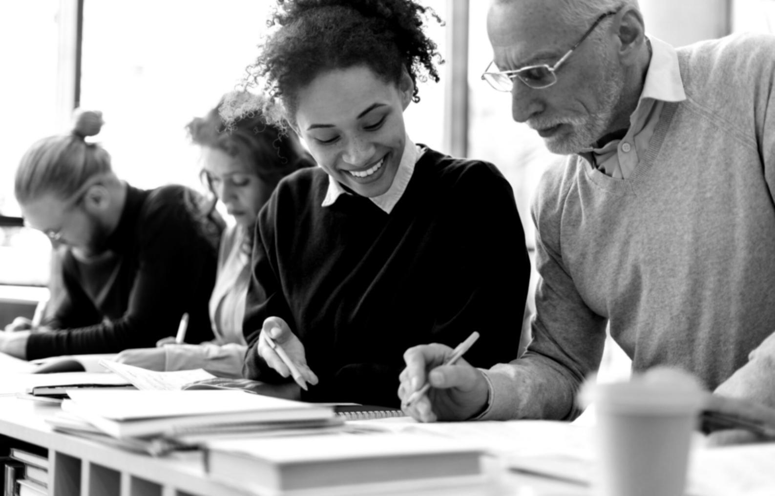 Analyse financière approfondie avec documents et graphiques